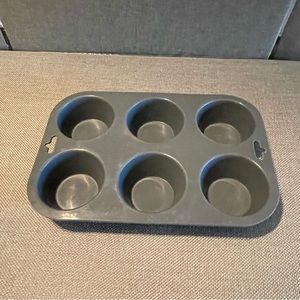 Silicone muffin pan